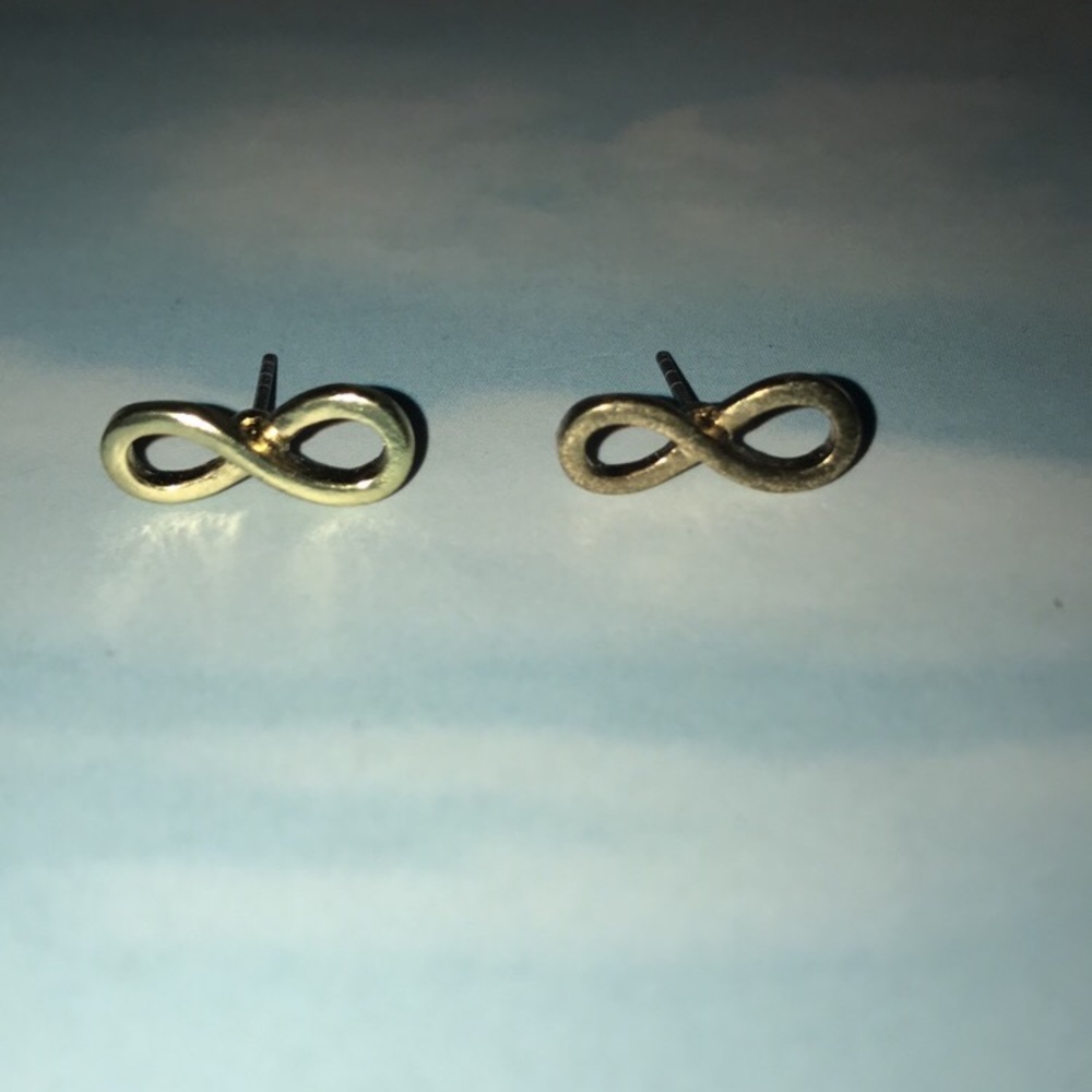 Gold infinity loop earrings
